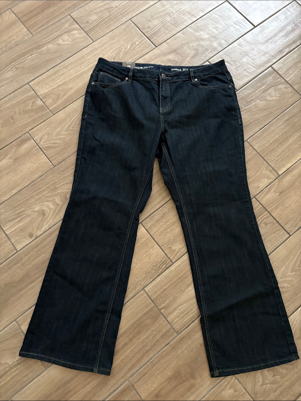 Avenue Dark blue denim bootcut jeans Women’s Plus Size 20 Average NWT